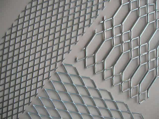 Metal Expanded Wire Mesh Anti Slip Carbon Steel Expanded Metal Flat Sheet