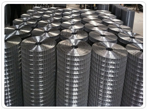 316 / 316L / 304L / 304 ตาข่ายลวดเชื่อมสแตนเลส 0.4M-2M ความกว้างป้องกันการเกิดออกซิเดชัน
